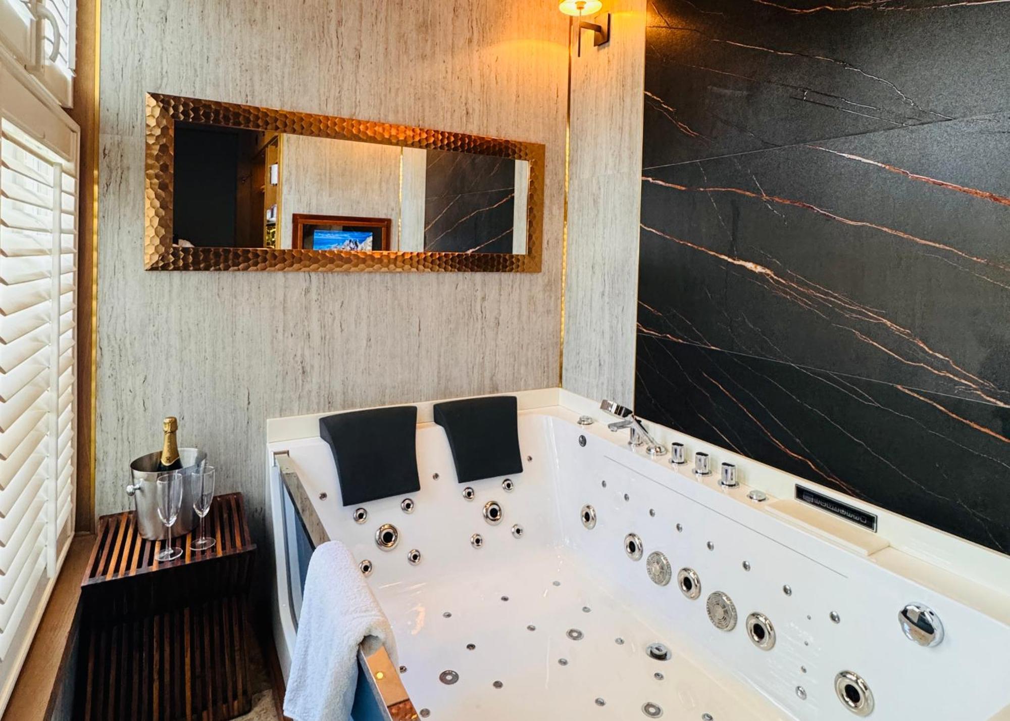 Mala Anglia Deluxe Rooms & Spa 소포트 외부 사진